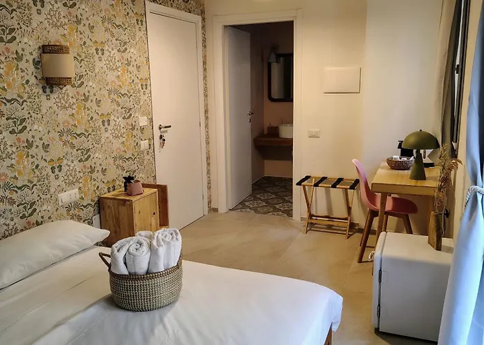 La Casa Di Vibi Гостевой дом Кальяри