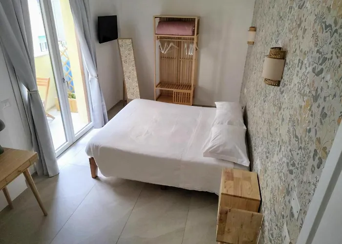 Гостевой дом La Casa Di Vibi Кальяри